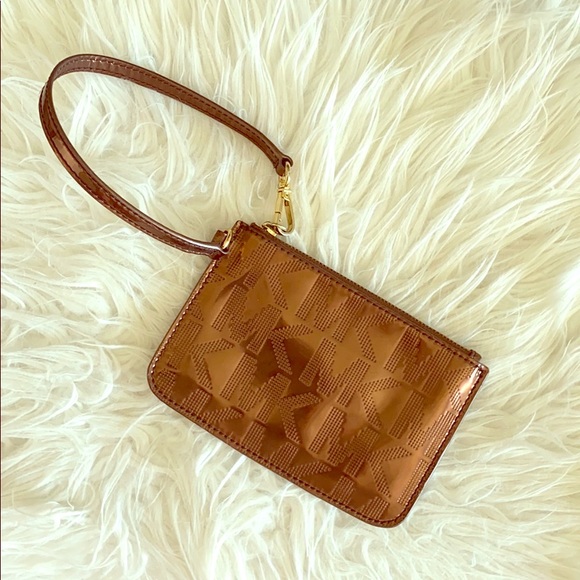 Micheals kors imprint wristlet - Picture 1 of 1